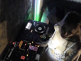 No panties big bazookas big ass DJane shows her twat during the time that playing music and dancing