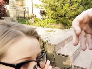 STEP BROTHER CUMS ON STEP SISTER'S GLAMOROUS FACE IN YOGA PANTS & SHE GULP