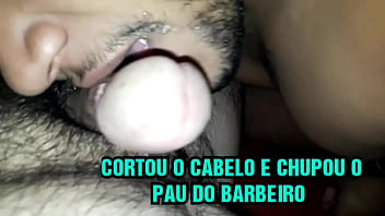 NOVINHO CHUPANDO PAU CABE&Ccedil_UDO DO  BARBEIRO  COROA