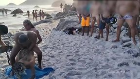 Daped-In-Public : Mih Ninfetinha first public sex experience in front of  200 people, starts shy then go wild (DAP, 0%pus ...