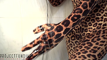 Leo zentai catsuit wet bathtub experience ends with facial mask cum play - projectfundiary