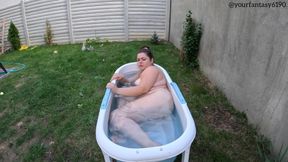Splish, Splash, and Fart: Outdoor Bath Time Delights