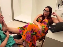 Amateur Foot Fetish Girlfriend Sucks and gives a Footjob