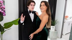 First-class dick-sucking session with a brown-haired doll Selina Bentz