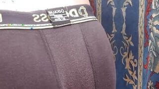 Video solo của cô gái và cảnh quan hệ tình dục qua đường hậu môn với các chàng trai Ấn Độ nghiệp dư.