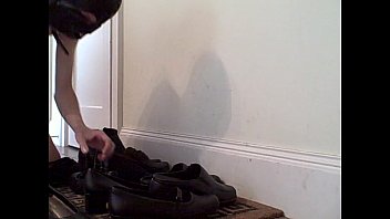 Shoe Fetish Money-slave with cumshot _-)