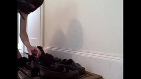 Shoe Fetish Money-slave with cumshot _-)
