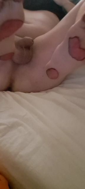 I Painted My Feet to Get Back Into Furry, Masturbate and Cum on My Feet