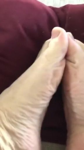 Neanderthal Feet for Play