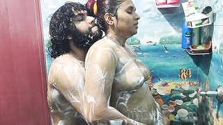 Tub romance with mitt-job ans dick caress on butt