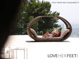 Isabelle Deltore's Brother-In-Law Cums On Her Hawt Feet