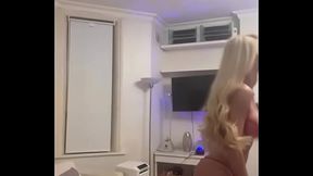 ele quis me ver de vermelho, ser&aacute_ que vai gostar?