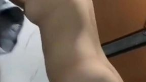 NGINTIP TEMAN TANTE MANDI
