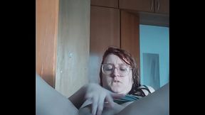 Vazou na Net! Novinha arrombando o cuzinho na chamada de v&iacute_deo.