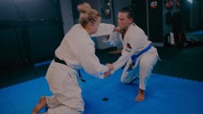 Competitive Jiu Jitsu Gi Female Match - Blue vs Black Belt - Lexa Stahl vs Sheena Bathory - Female Grappling Wrestling