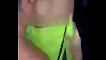 Rico chacal de se deja mamar verga en Antro de la CDMX