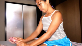 ”Thai massage chick cutie takes a pounding after jerking & sucking him”
