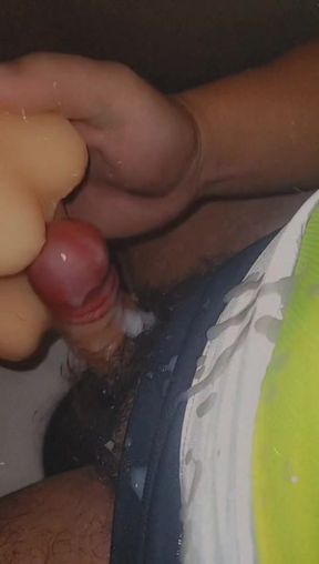 Horny maori guy cumming in public toilets