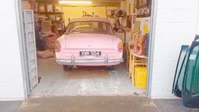 Lola Vlog 3 - Hardstarting, smoking and moving her Ford Consul after months