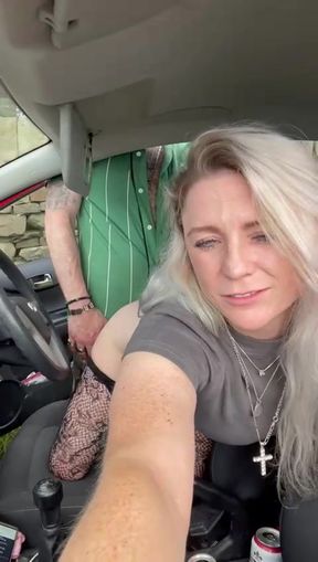 Hard fuck at the road side!!