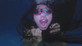 Kimi Extreme Breath Control Underwater