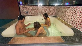 motel with friends on the jacuzzi ffm amateur threesome