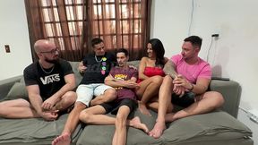 entrevistei essa morena que tem 1 marido e 2 namorados e finalizamos dando uma surra de pau mole nela