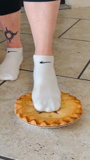 Destroying my AF1 shoes and Nike socks with cherry pie crush after sweaty gym time