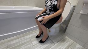 The Daily Toilet S2 Episode 23: Too Much Pumpkin Pie
