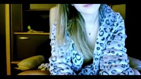 Hot Sexydea Fingering Herself on Live Webcam