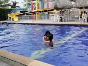 salimos a piscina mi y yo y follamos bien rico en el baño publico