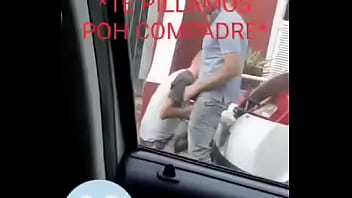 facebook borra video de hombre  mamando a otro