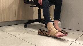 SPRAINED ANKLE AT THE OFFICE - MOV Mobile Version