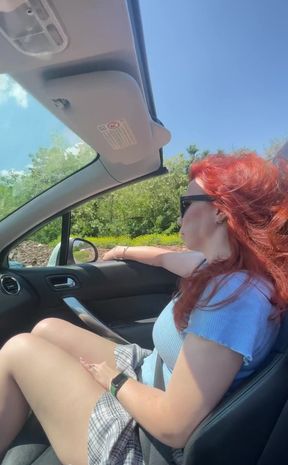 Spontaneous Horny Video In a Car
