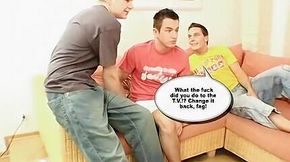 Sexy dudes in the spanking action