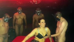 gangbang com policial loira gostosa com varios comedores pauzudos acabaram com sua bocetinha e cuzinho