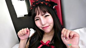 Cat Cafe worker Minami Sato comes to play naked
