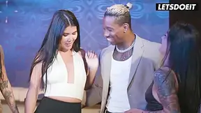 Era Queen And Lola Bonita - Lesbian Sex Ignites In Club Bathroom Over Cheating Boyfriend