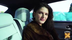 Francesca, Horny Brunette, Loves Hardcore Sexe