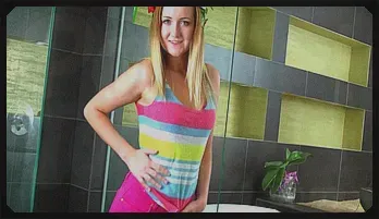 Nicola’s Solo: Seductive Blonde Babe in HD