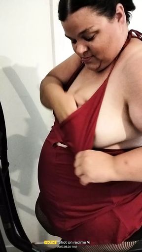 Big pig plays sports