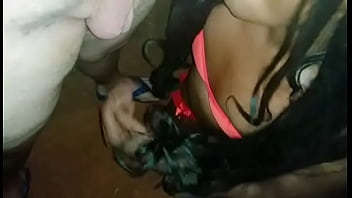 Na madrugada mamando o Ibson ao ar livre (Dogging)