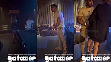 Conheci um moreno na casa de swing enquanto o corno assistia tudo! Parte 3