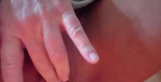 Fingering for you this Friday, naked under a bath towel and letting the towel drop
