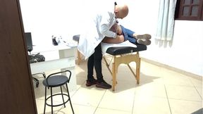 Gynecologist performs rectal exam with his fingers in her ass