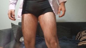 hetero de pecho peludo muestra su cuerpo y culo