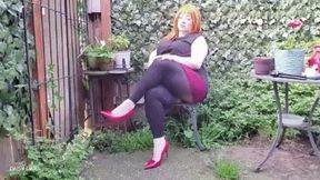 Outdoor BBW Toe Taps & Dangling *HD