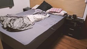 Pillé a Mi Madrastra Infraganti Mientras Se Masturbaba Y La Muy Puta Se Dió Cuenta Y Me Hizo Un Show Especial