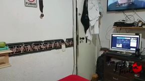 fui me masturbar e acabou virando um menage com meus amigos