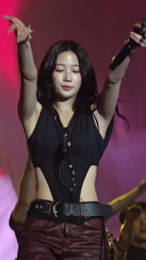 J-pop wife shows off her armpits
